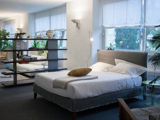 Camera da letto, Arch. Vittoria Ribighini Arch. Vittoria Ribighini Modern style bedroom