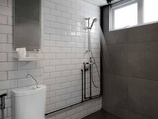 Modern Scandinavian HDB Apartment, HMG Design Studio HMG Design Studio Modern bathroom ٹائلیں