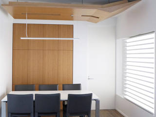 Brooklyn Gut Renovation , Atelier036 Atelier036 Minimalist dining room Wood