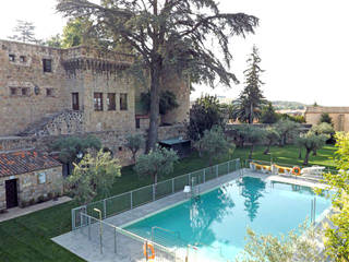 Reforma del Parador de Jarandilla de la Vera, Alarife Estudio de Arquitectos SLP Alarife Estudio de Arquitectos SLP Piscinas de estilo rural