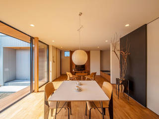 Dining Room STaD（株式会社鈴木貴博建築設計事務所） ミニマルデザインの ダイニング