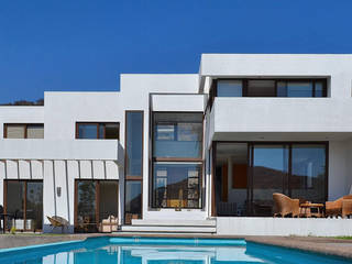 Casa en Pendiente 1, Marcelo Roura Arquitectos Marcelo Roura Arquitectos منازل أسمنت