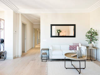 Home Staging para una Vivienda de Lujo en Barcelona, Markham Stagers Markham Stagers Phòng khách