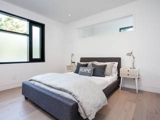 New Build-Staging, Frahm Interiors Frahm Interiors Modern style bedroom Wood Wood effect
