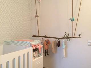 O quarto da bebé B, By Mom By Mom Modern nursery/kids room