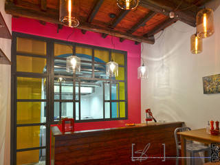 Take Away MV, arch. Paolo Pambianchi arch. Paolo Pambianchi Industrial style gastronomy Wood Pink