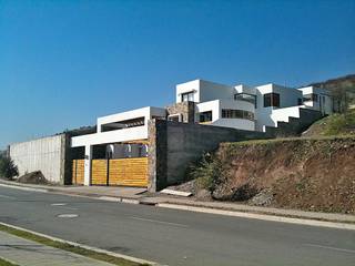 Casa en Pendiente 2, Marcelo Roura Arquitectos Marcelo Roura Arquitectos Modern houses مضبوط کیا گیا کنکریٹ