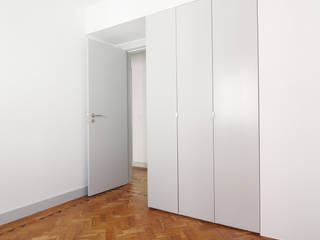 Reabilitação Apartamento na Rua Sabino de Sousa, Lisboa, A+Architecture CIC A+Architecture CIC 모던스타일 침실