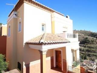 Villa en Nerja, Inmobiliaria Dominguez Inmobiliaria Dominguez منازل