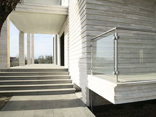 Blanc, blanc, blanc, verre et inox, garde corps inox.pro garde corps inox.pro Modern Terrace Glass