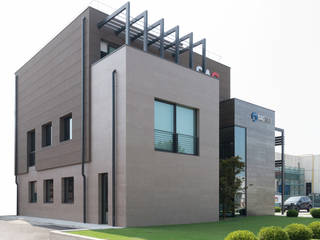 Nuovo edificio ad uso uffici, ARCHITETTO Ingrid Fontanili ARCHITETTO Ingrid Fontanili Minimalistischer Garten