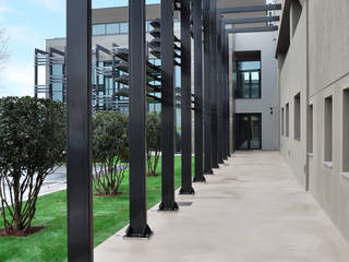RISTRUTTURAZIONE UFFICI ESISTENTI, ARCHITETTO Ingrid Fontanili ARCHITETTO Ingrid Fontanili Minimalistischer Garten