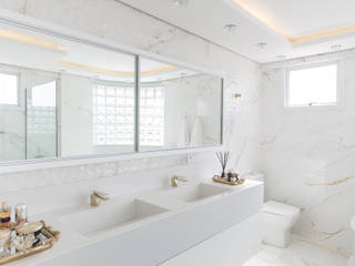 Banho Suíte Master_Apartamento LKR, Cassiana Rubin Arquitetura Cassiana Rubin Arquitetura Minimalist style bathroom Marble