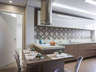 Cozinha_Apartamento LKR, Cassiana Rubin Arquitetura Cassiana Rubin Arquitetura 미니멀리스트 주방