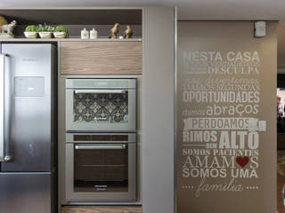 Cozinha_Apartamento LKR, Cassiana Rubin Arquitetura Cassiana Rubin Arquitetura Cocinas de estilo minimalista