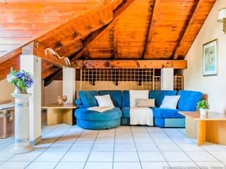 Summer Mini Staging, Venduta a Prima Vista Venduta a Prima Vista Rustic style living room