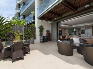 Apartment Robertson - Pembroke, Covet Design Covet Design Moderner Balkon, Veranda & Terrasse