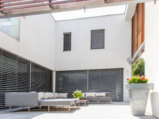 Exterior photos - Budapest - HUN, Bata Tamas Photography Bata Tamas Photography Modern balcony, veranda & terrace