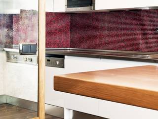 Reforma integral Vivienda Zona Bernabeu, RDestudio RDestudio Modern Kitchen Solid Wood Multicolored