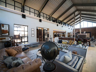 Upmarket home in Johannesburg, Kim h nieu Interior Design Kim h nieu Interior Design Ausgefallene Wohnzimmer