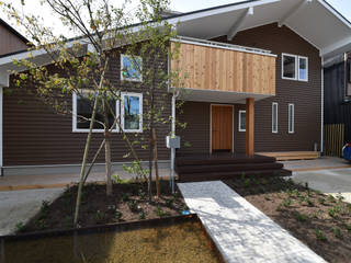 Nagoya S House, 木の家株式会社 木の家株式会社 Casas modernas Madeira Cinzento
