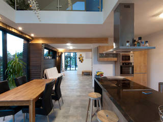 ​Moderne biobased villa te Driemond, NarrativA architecten NarrativA architecten Modern style kitchen