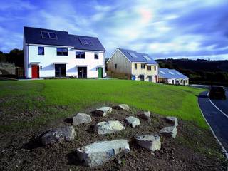 18 new Passivhaus homes Dartmoor National Park, Pearce Homes Pearce Homes 現代房屋設計點子、靈感 & 圖片