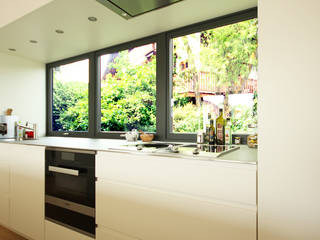 Edelstahl Küche, Beer GmbH Beer GmbH Modern style kitchen Engineered Wood Transparent