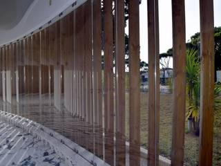 Glass and wood make this perfect match, Engel & Voelkers Vilamoura Engel & Voelkers Vilamoura Modern corridor, hallway & stairs