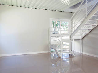 Residencial de Casas Container I | Campeche, Florianópolis (SC), GhiorziTavares Arquitetura GhiorziTavares Arquitetura Living room Iron/Steel