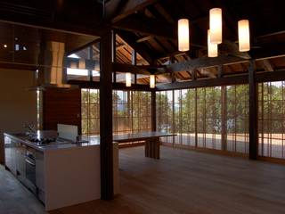 アジアンスタイルのテラスハウス, 環アソシエイツ・高岸設計室 環アソシエイツ・高岸設計室 Living room Bamboo Multicolored