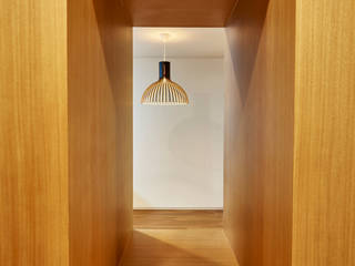 Traditional S House, 디자인사무실 디자인사무실 Couloir, entrée, escaliers modernes