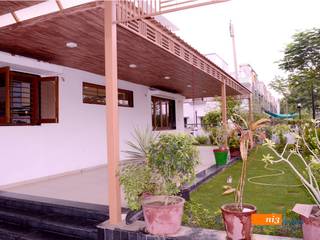 Bungalow At Ahmadabad, ni3design ni3design Modern terrace