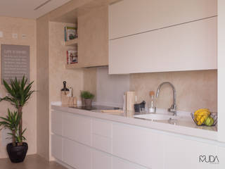 CB Apartment - Lisbon, MUDA Home Design MUDA Home Design ห้องครัว