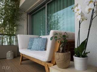 CB Apartment - Lisbon, MUDA Home Design MUDA Home Design Modern balcony, veranda & terrace