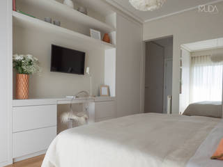 CB Apartment - Lisbon, MUDA Home Design MUDA Home Design モダンスタイルの寝室