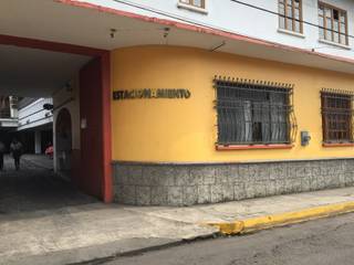 Tienda Casa Bonilla, Cahtal Arquitectos Cahtal Arquitectos Espacios comerciales