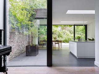 villa 1, White Door Architects White Door Architects ミニマルデザインの リビング