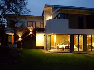 ARCHITECT'S OWN HOUSE, Human Voice Architects Human Voice Architects Moderne huizen