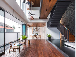 Courtyard House, ming architects ming architects Modern living room