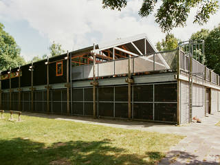 Botenhuis in Haren, Architectenburo Holtrop Architectenburo Holtrop مساحات تجارية