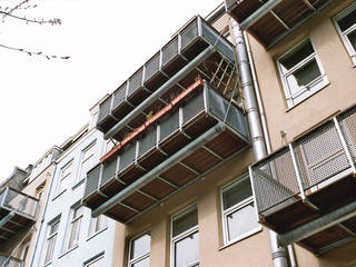 Balkons, Architectenburo Holtrop Architectenburo Holtrop Industrial style balcony, veranda & terrace