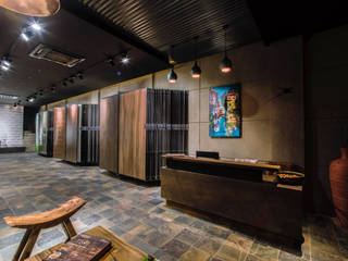 Rotolam Laminates display centre, RUST the design studio RUST the design studio Estudios y despachos de estilo rústico