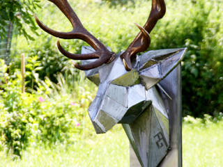 Sculpture d'interieur sur socle, Trophée de cerf, mue naturelle, AG¨ / AGtrema AG¨ / AGtrema Mais espaços Metal