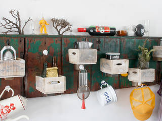 upcycling & objets trouves, christian hacker fotodesign christian hacker fotodesign Cocinas de estilo rural Madera Acabado en madera Almacenamiento y despensa