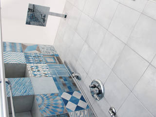arredo bagno Tropea, bathroom design, Ferdinando Gentile Architetto Ferdinando Gentile Architetto Bagno in stile mediterraneo