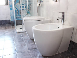 arredo bagno Tropea, bathroom design, Ferdinando Gentile Architetto Ferdinando Gentile Architetto Bagno in stile mediterraneo