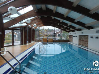 ​Realizzazione di una piscina. 100_A K3 Russia, Baldantoni Group Baldantoni Group Moderne Pools Holz Braun