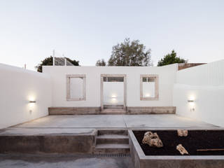 Moradia de fachada estreita mas com 230 M² , Colectivo Cais Colectivo Cais Minimalist style garden