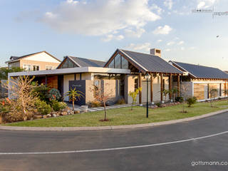 ​Contemporary Farm house homify Country style house ​Contemporary Farm,roof